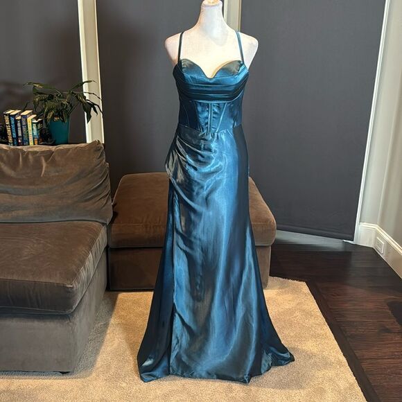 Women’s Full Length Prom Party Dress Criss Cross Straps Leg Slit Size 8 NWOT - Picture 1 of 15